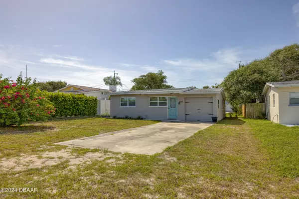 809 25th AVE, New Smyrna Beach, FL 32169