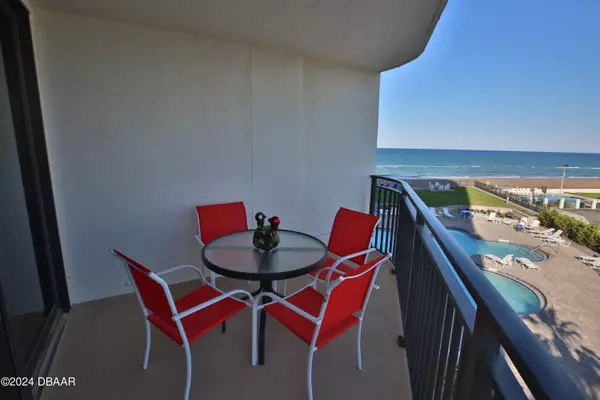 Daytona Beach Shores, FL 32118,2555 Atlantic AVE #307