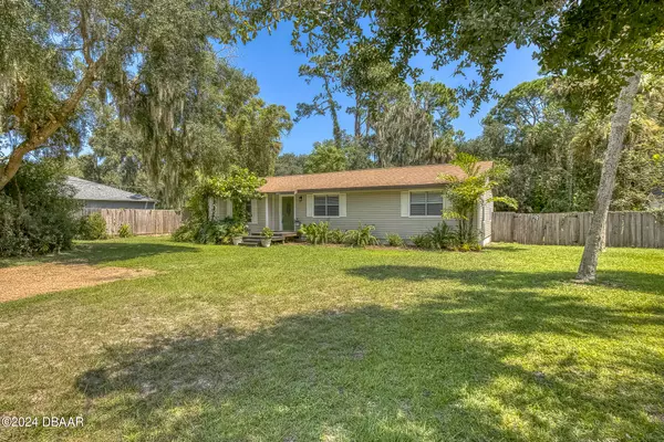 923 Myrtle AVE, New Smyrna Beach, FL 32168