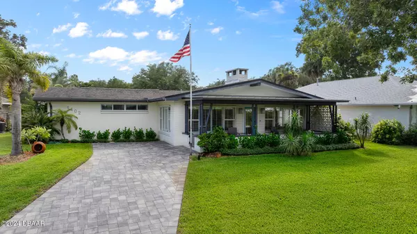 1402 Riverside DR, New Smyrna Beach, FL 32168