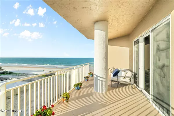 Daytona Beach Shores, FL 32118,2855 Atlantic AVE #304