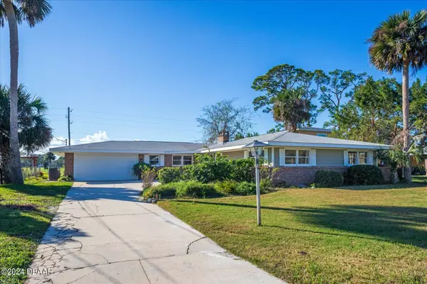 39 Fairway CIR, New Smyrna Beach, FL 32168