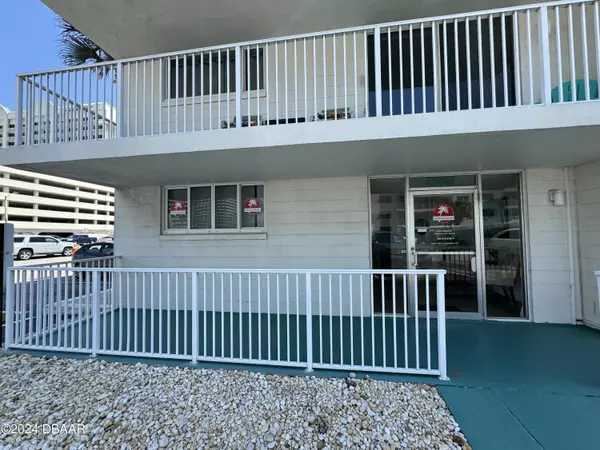 Daytona Beach, FL 32118,2727 Atlantic AVE #101