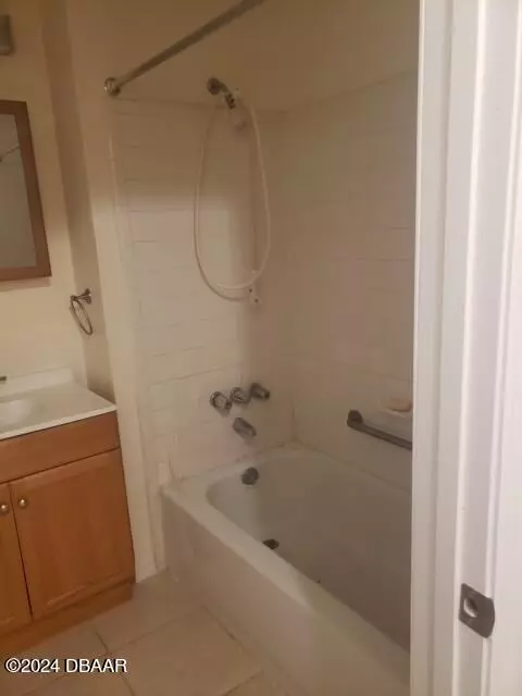 South Daytona, FL 32119,1600 Big Tree RD #A1