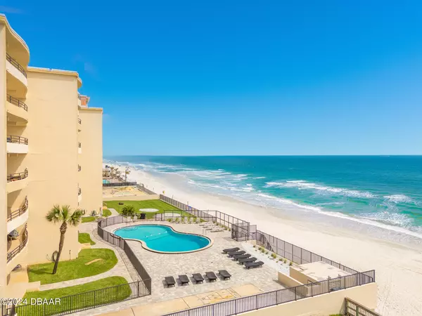 Daytona Beach Shores, FL 32118,3255 Atlantic AVE #305