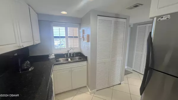 Ormond Beach, FL 32176,2390 Ocean Shore BLVD #4010