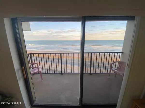 Ormond Beach, FL 32176,2700 Ocean Shore BLVD #402