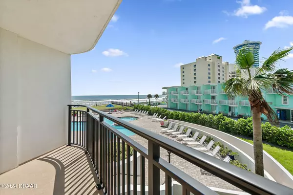 Daytona Beach Shores, FL 32118,2555 Atlantic AVE #207