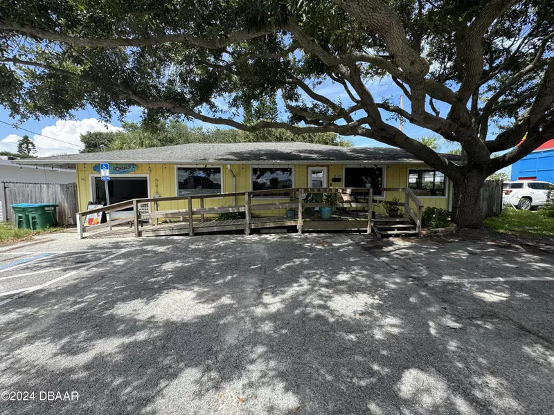 810 3rd AVE, New Smyrna Beach, FL 32169