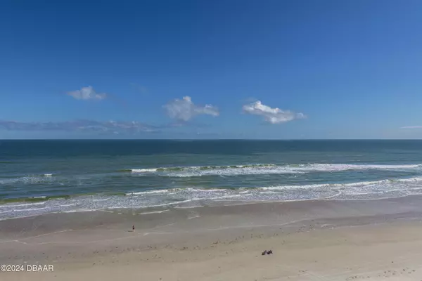 Daytona Beach Shores, FL 32118,2071 Atlantic AVE #305