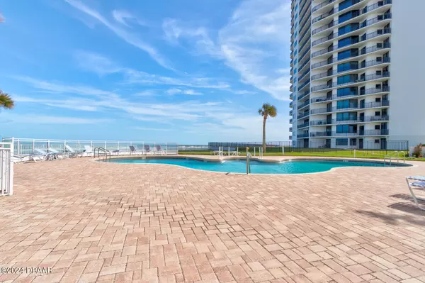 Daytona Beach Shores, FL 32118,2545 Atlantic AVE #201