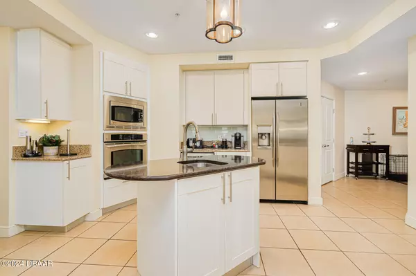 Daytona Beach Shores, FL 32118,1925 Atlantic AVE #806