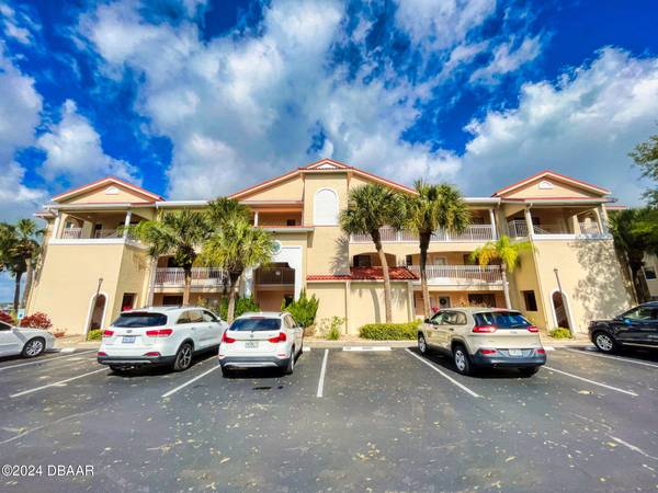 460 Bouchelle DR #101, New Smyrna Beach, FL 32169