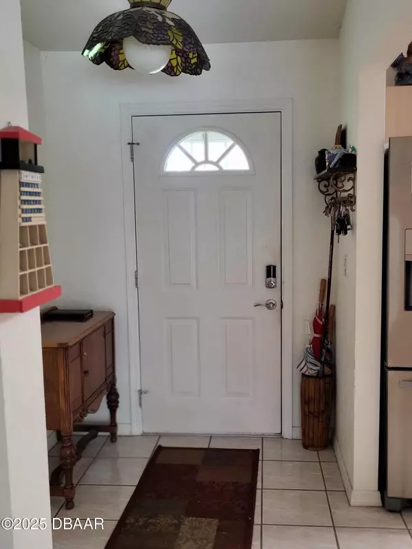 New Smyrna Beach, FL 32168,806 South ST