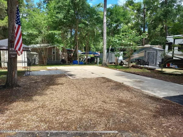 Salt Springs, FL 32134,25209 NE 141st LOT 253 LN