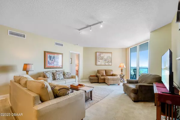 Daytona Beach, FL 32117,241 Riverside DR #808