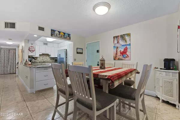 Ormond Beach, FL 32176,1415 Ocean Shore BLVD #203