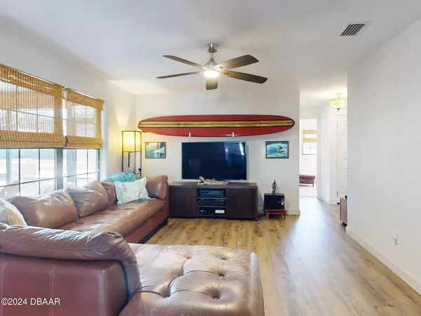 New Smyrna Beach, FL 32169,622 Yupon AVE