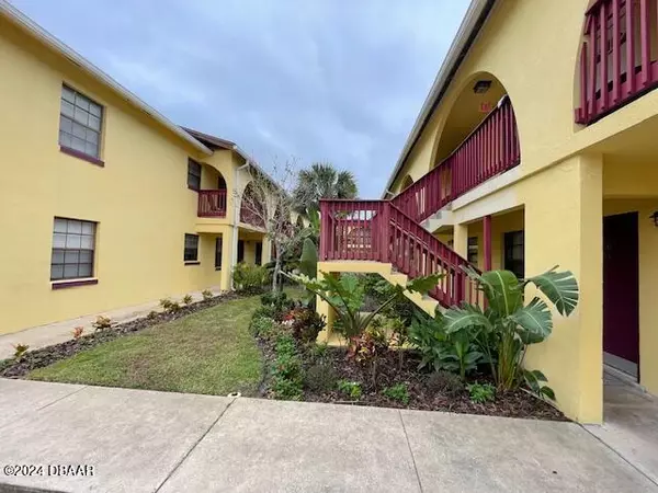 216 Glenview BLVD #201, Daytona Beach, FL 32118