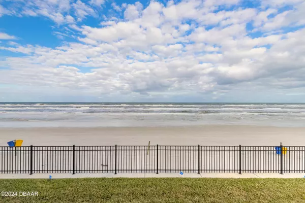 New Smyrna Beach, FL 32169,3001 Atlantic AVE #404