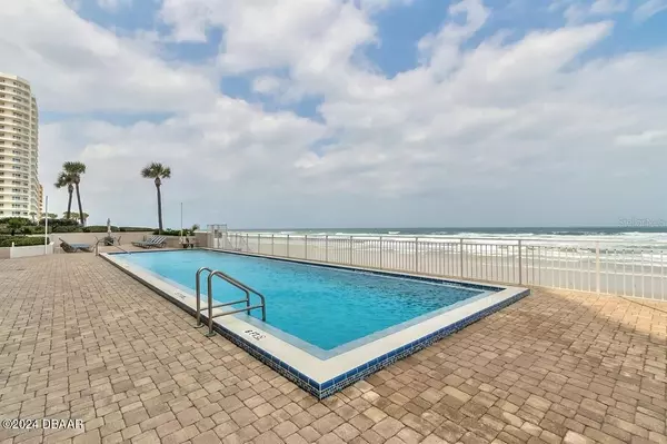 Daytona Beach Shores, FL 32118,2967 Atlantic AVE #504