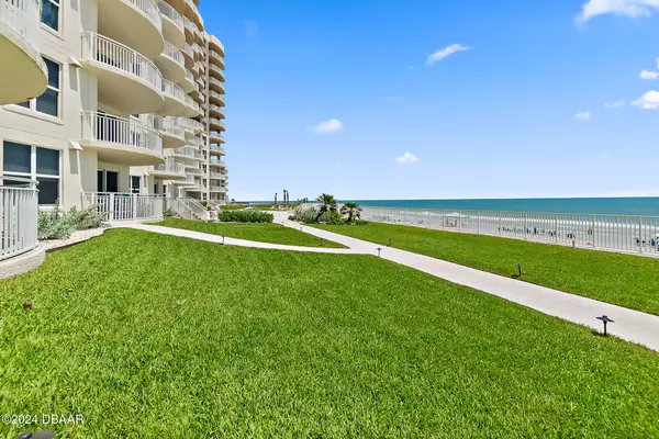 Daytona Beach Shores, FL 32118,2403 Atlantic AVE #1009