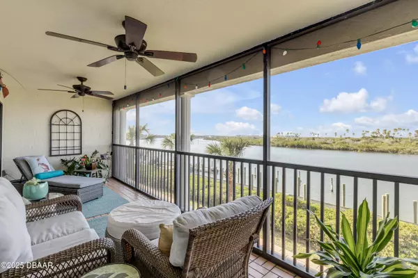 New Smyrna Beach, FL 32169,460 Bouchelle DR #304