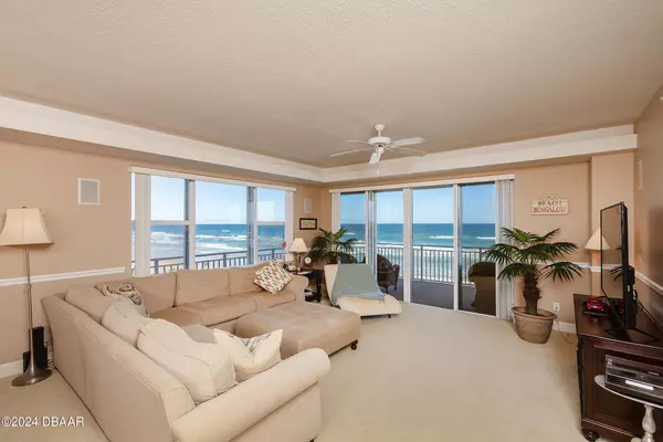 Daytona Beach Shores, FL 32118,3851 Atlantic AVE #301