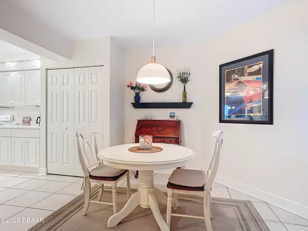 New Smyrna Beach, FL 32169,426 Bouchelle DR #303