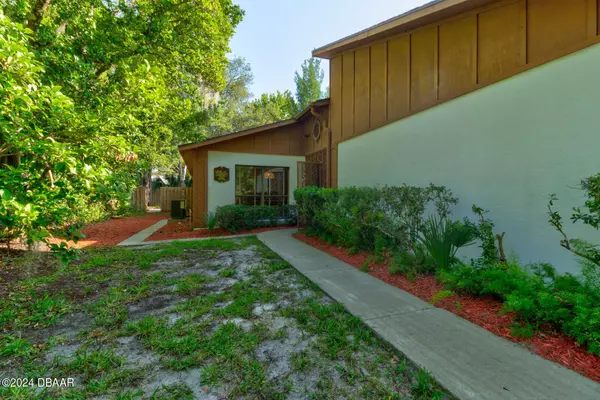 Ormond Beach, FL 32174,10 Appaloosa TRL