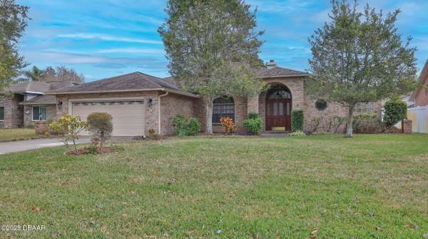 3 Sand Point CIR, Ormond Beach, FL 32174