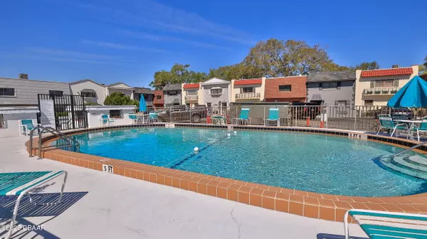 Daytona Beach, FL 32118,625 Halifax AVE #15