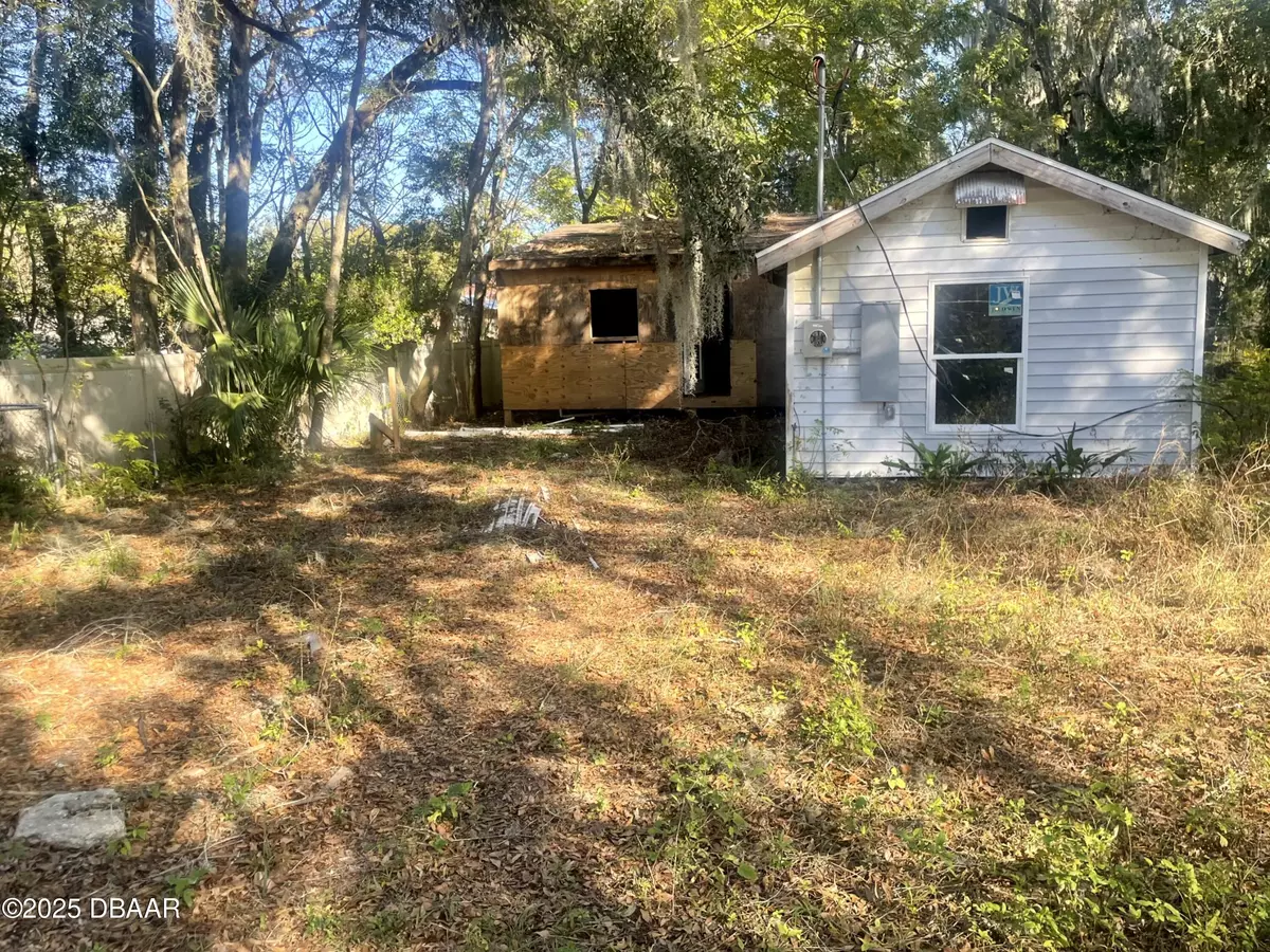 Deland, FL 32724,239 Pine ST