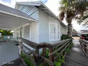 New Smyrna Beach, FL 32168,306 Washington ST