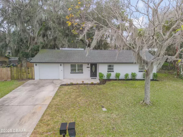 Edgewater, FL 32132,1622 Pine Tree DR