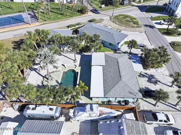 New Smyrna Beach, FL 32169,402 Lincoln AVE