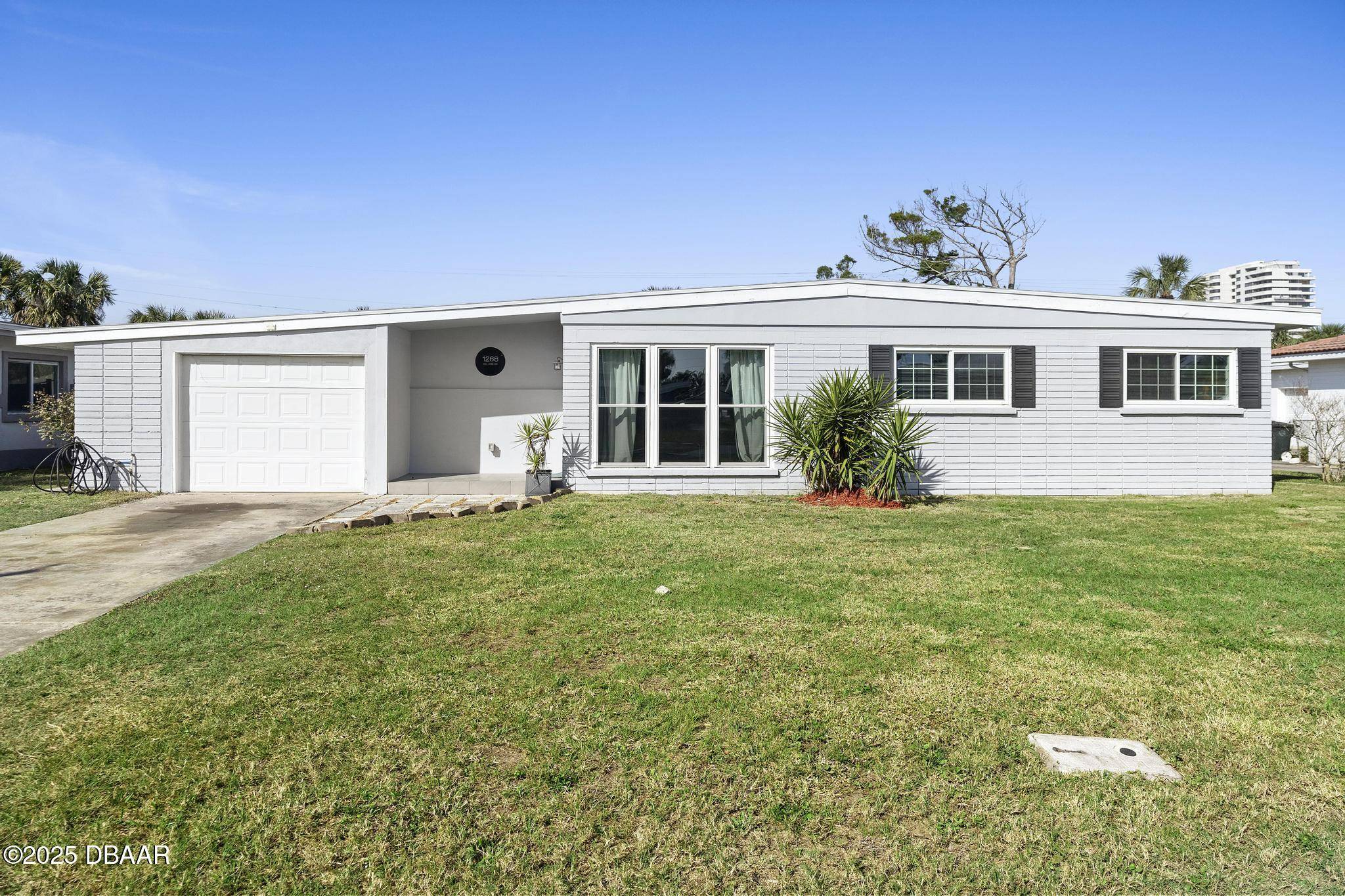 1268 Bel Aire DR, Daytona Beach, FL 32118