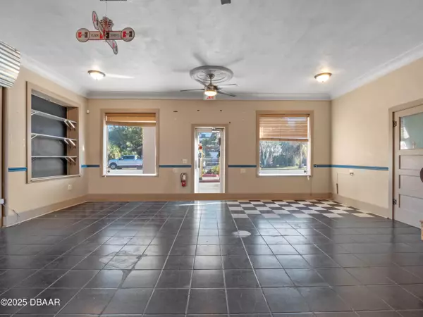 New Smyrna Beach, FL 32168,208 Magnolia ST
