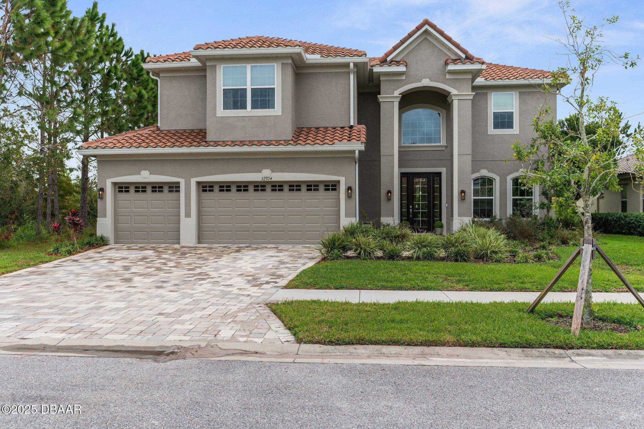 32924 Estate Garden DR, Wesley Chapel, FL 33545