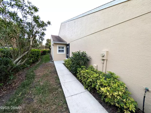 New Smyrna Beach, FL 32168,2299 Hawks Cove CIR