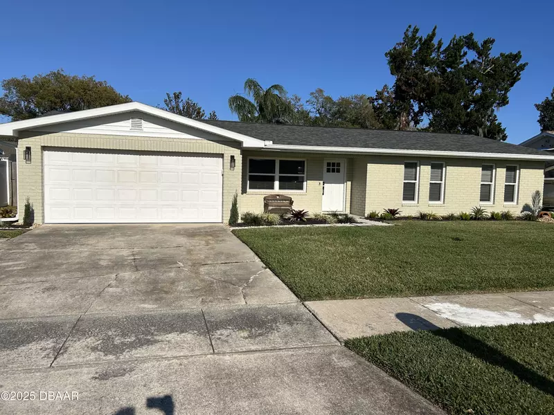 2929 Carriage DR, South Daytona, FL 32119