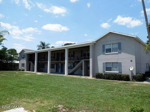 302 Spring Garden AVE #C02, Deland, FL 32720