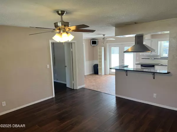 South Daytona, FL 32119,565 Gertrude LN
