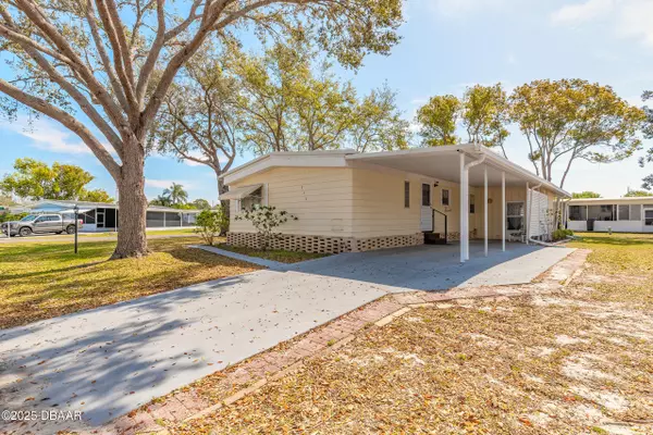 Osteen, FL 32764,317 Lakeview DR