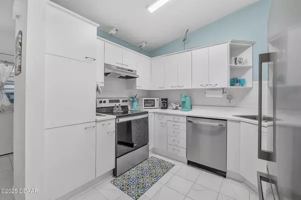 Ormond Beach, FL 32174,20 Landings LN