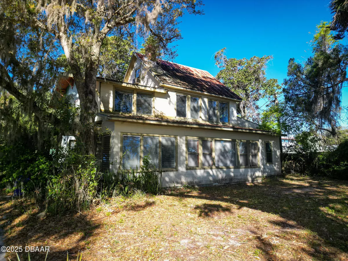 Edgewater, FL 32132,114 Riverside DR