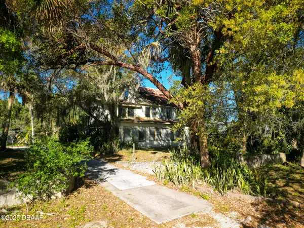 Edgewater, FL 32132,114 Riverside DR