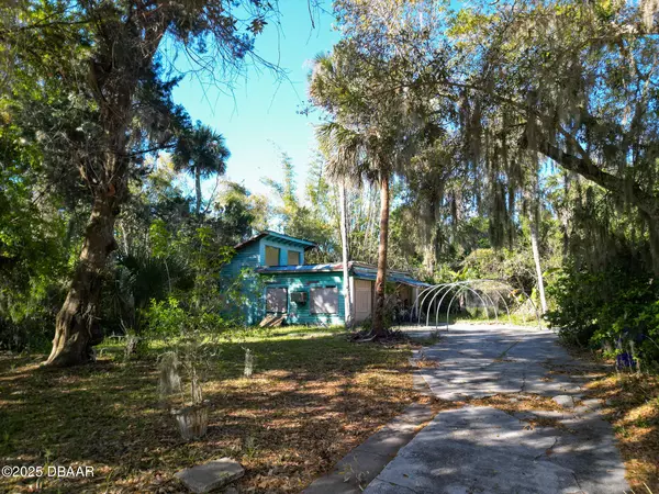 Edgewater, FL 32132,114 Riverside DR