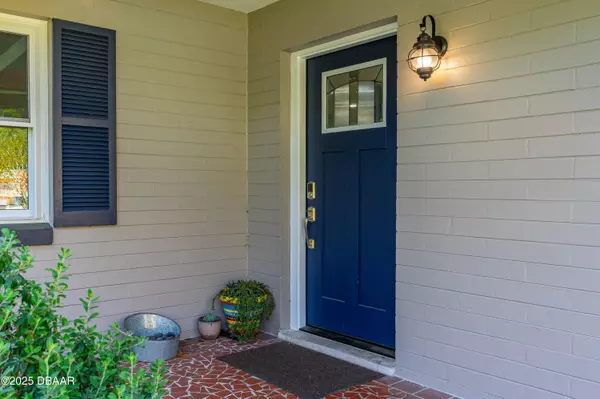 South Daytona, FL 32119,855 Pineapple RD