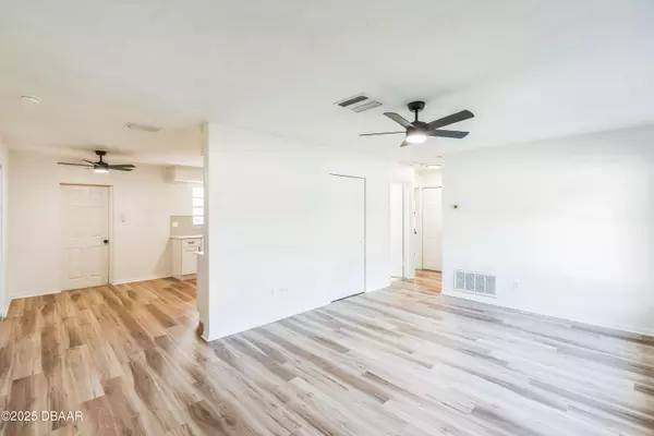 Deltona, FL 32725,1171 Saxon BLVD